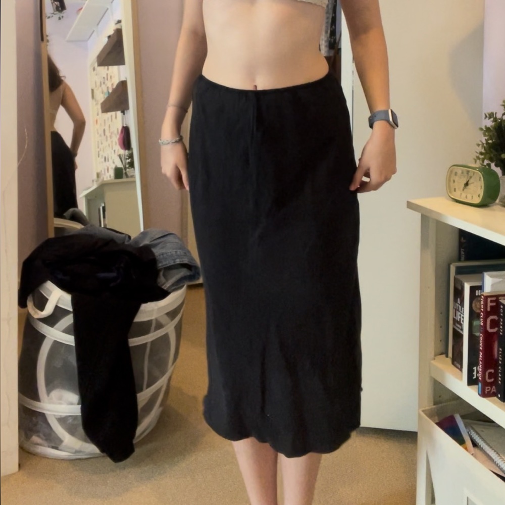 nyc girl - brandy melville black maxi skirt 🌃